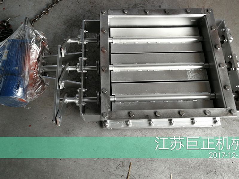方形擋板門（寬4m）準備就緒，待發(fā)貨了