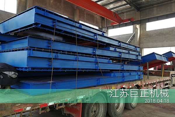 擋板門現(xiàn)場發(fā)貨裝車，待發(fā)往河北