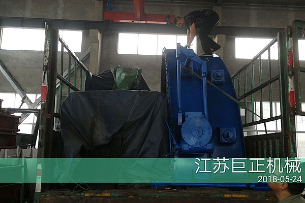 擋板門制作完工，安裝調(diào)試中