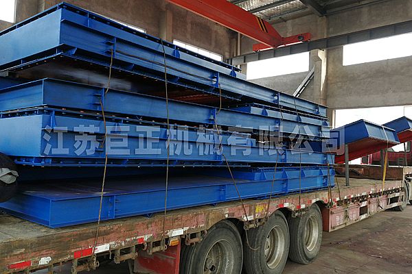 巨正機(jī)械公司一批擋板門驗(yàn)收合格，整裝待發(fā)了